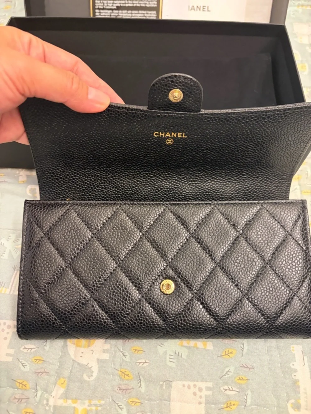 Chanel Caviar Wallet with Authenticity Card (PRICE FIRM)